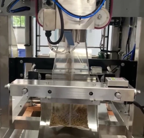 VFFS vertical packing machine with weigher and sealer for coffee bean pet food feeds seeds sugar snack granules